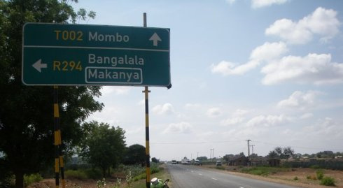 非洲援建项目(坦桑尼亚公路筹建)
